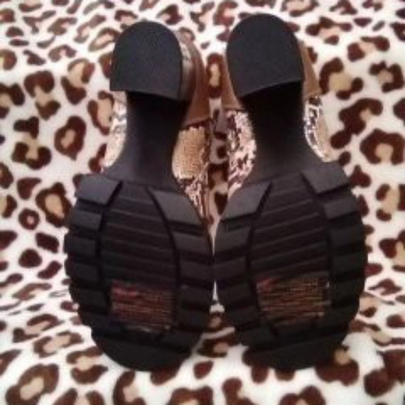 Snakeskin booties - Picture 5 of 5